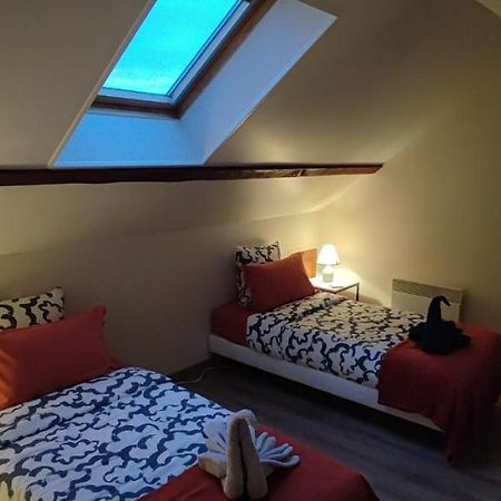Au Pied Du Chateau 2 Bellegarde-du-Loiret Kamer foto