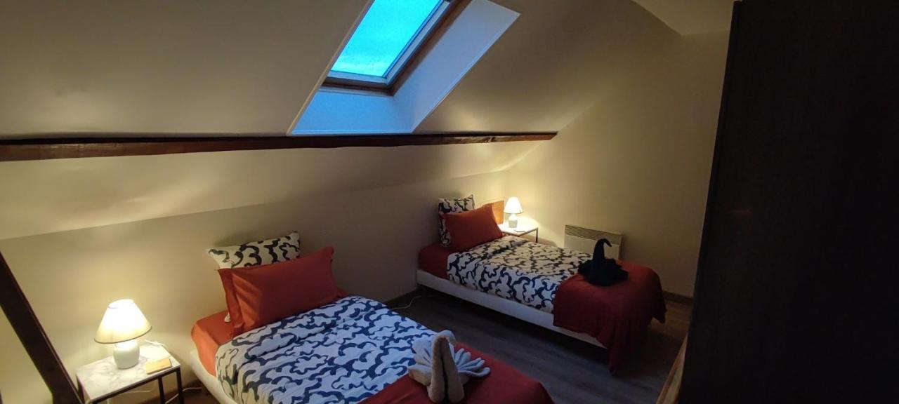 Au Pied Du Chateau 2 Bellegarde-du-Loiret Kamer foto