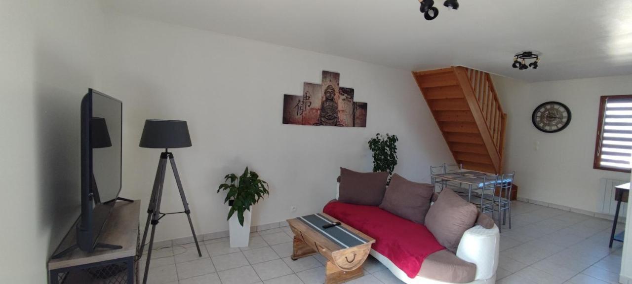 Au Pied Du Chateau 2 Bellegarde-du-Loiret Kamer foto