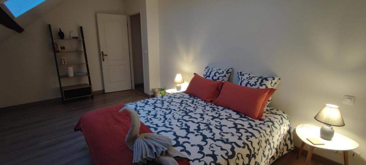 Au Pied Du Chateau 2 Bellegarde-du-Loiret Kamer foto