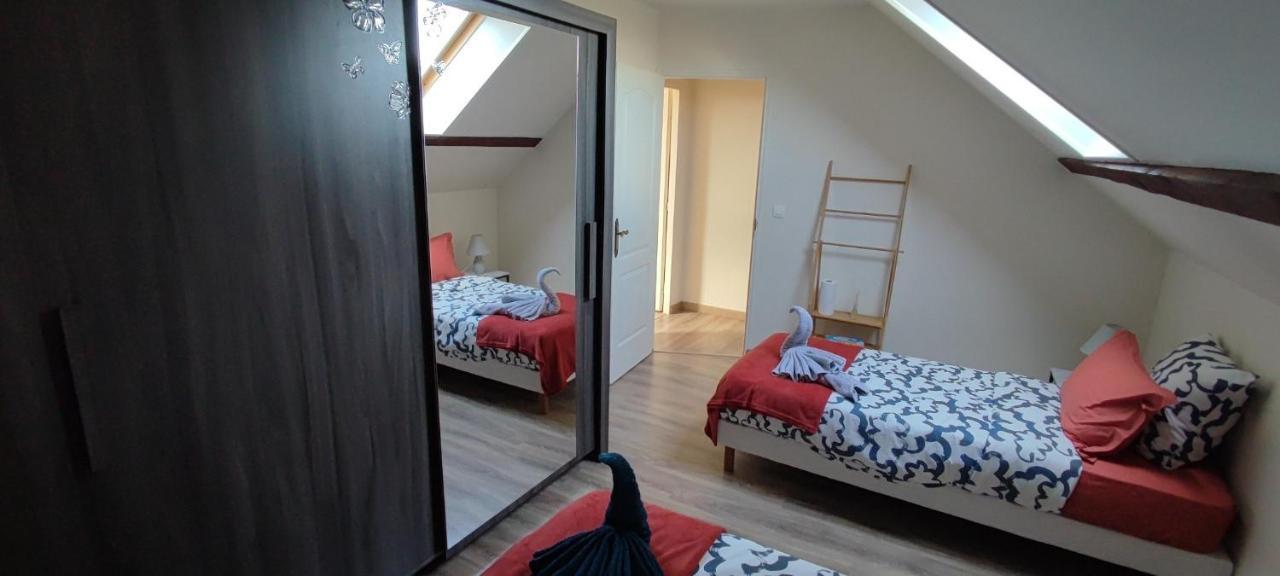 Au Pied Du Chateau 2 Bellegarde-du-Loiret Kamer foto