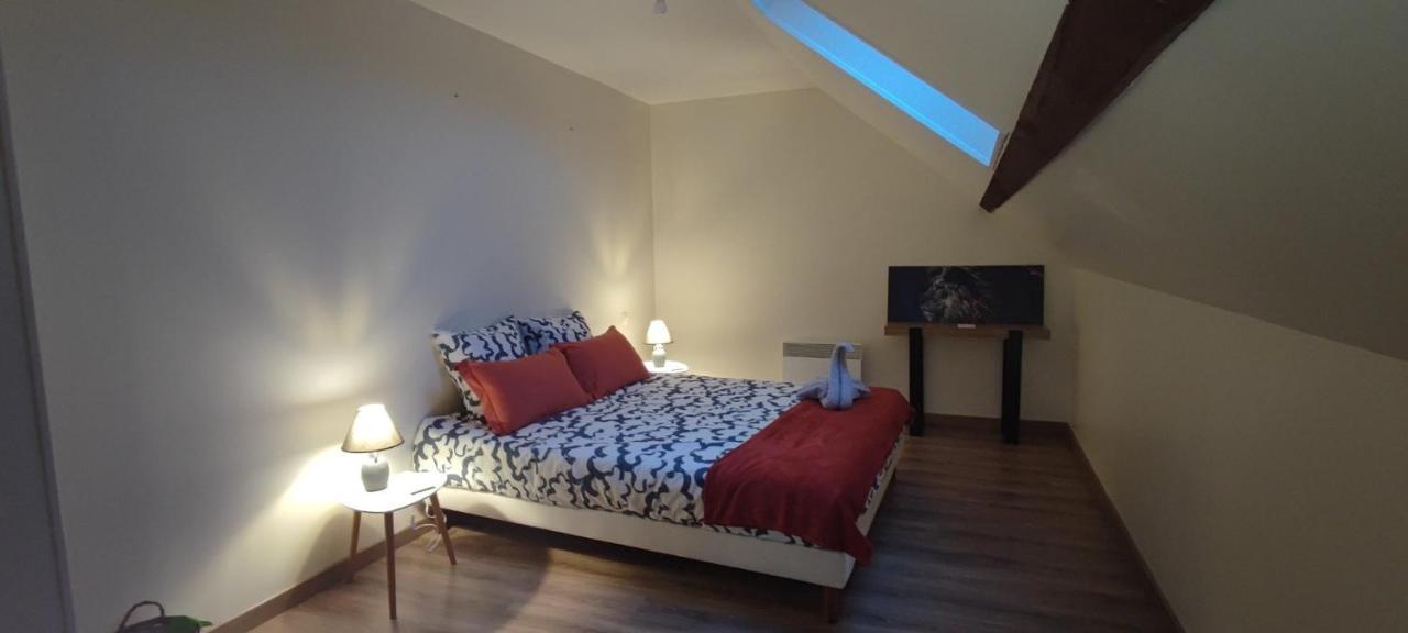 Au Pied Du Chateau 2 Bellegarde-du-Loiret Kamer foto